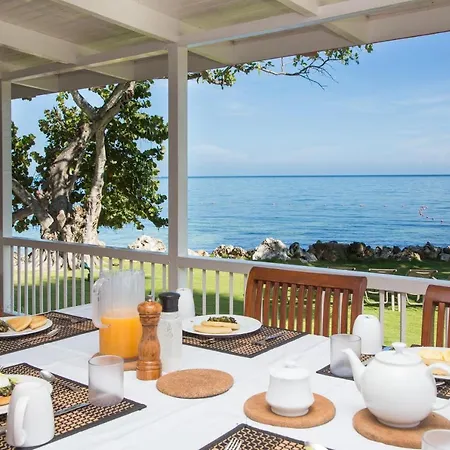 Llantrissant Beachcliff Villa